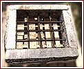 Finestra in pietra con Grata